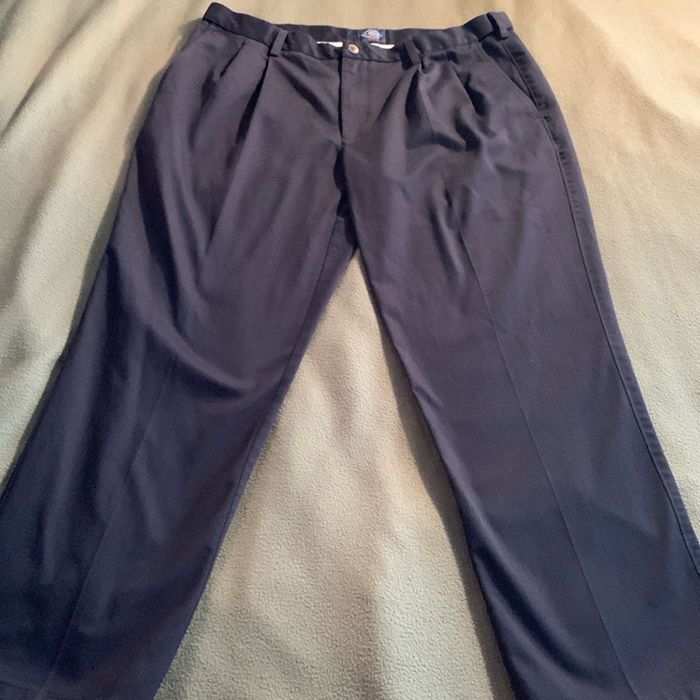 Men’s St. John Bay iron free black dress pants. Size 38 x 30